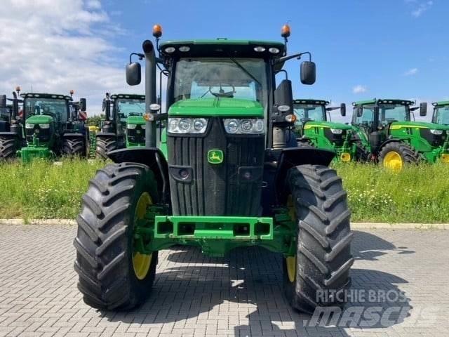 John Deere 7230R Traktorji