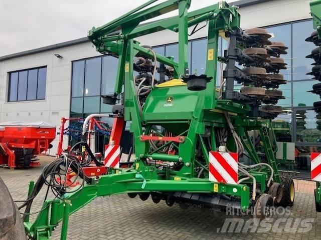 John Deere 750A Sejalnice