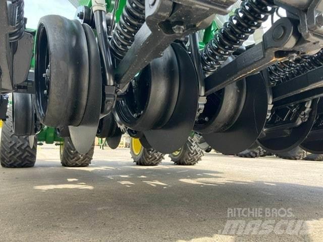 John Deere 750A Sejalnice