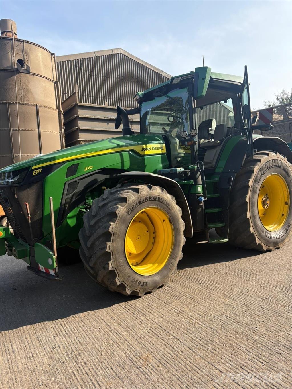 John Deere 8R 370 Traktorji