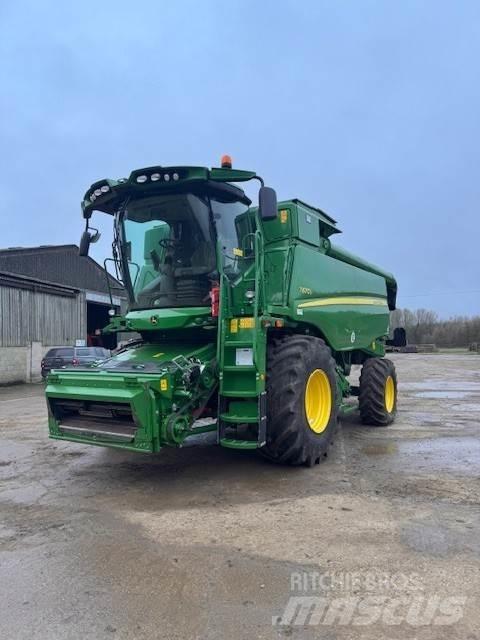 John Deere T670 Kombajni