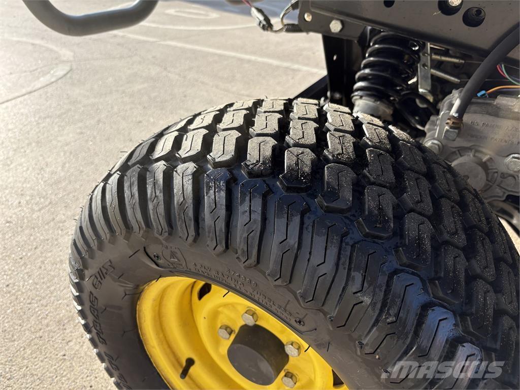 John Deere XUV855M Pomožni stroji