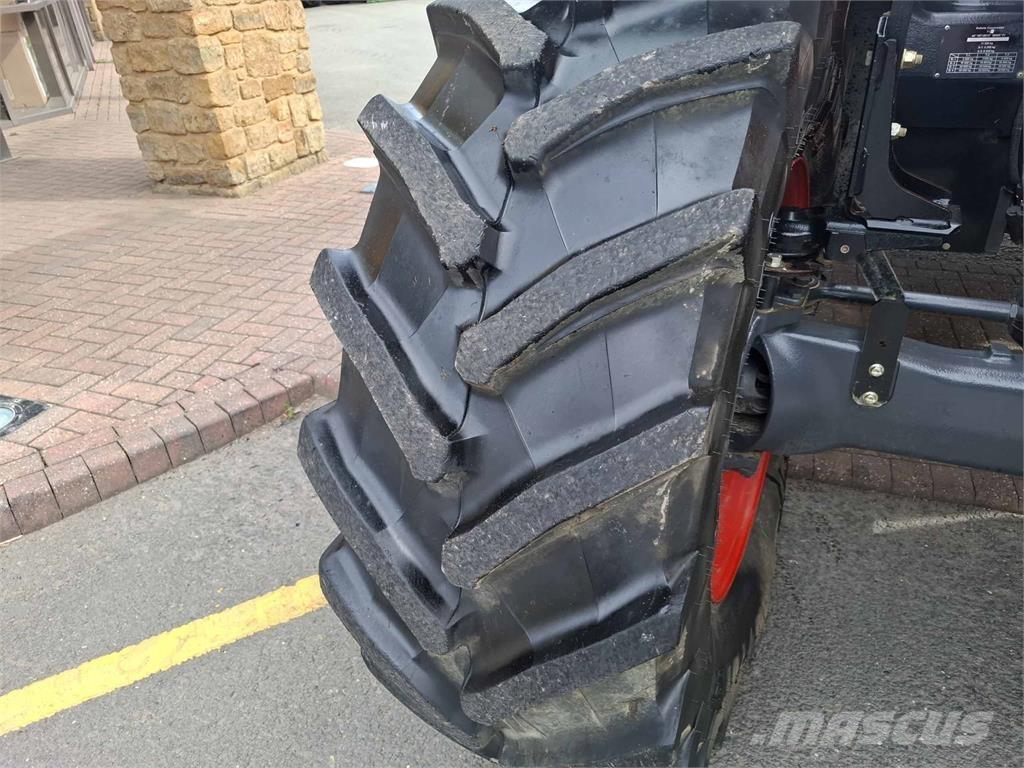 Kubota M7153 Traktorji