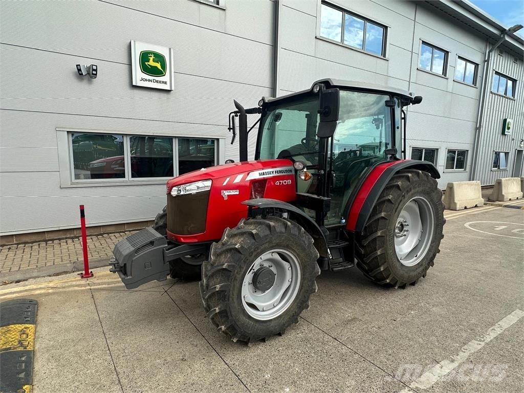 Massey Ferguson 4709 Traktorji