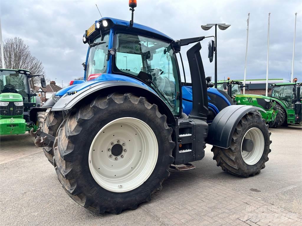 Valtra T234D Traktorji