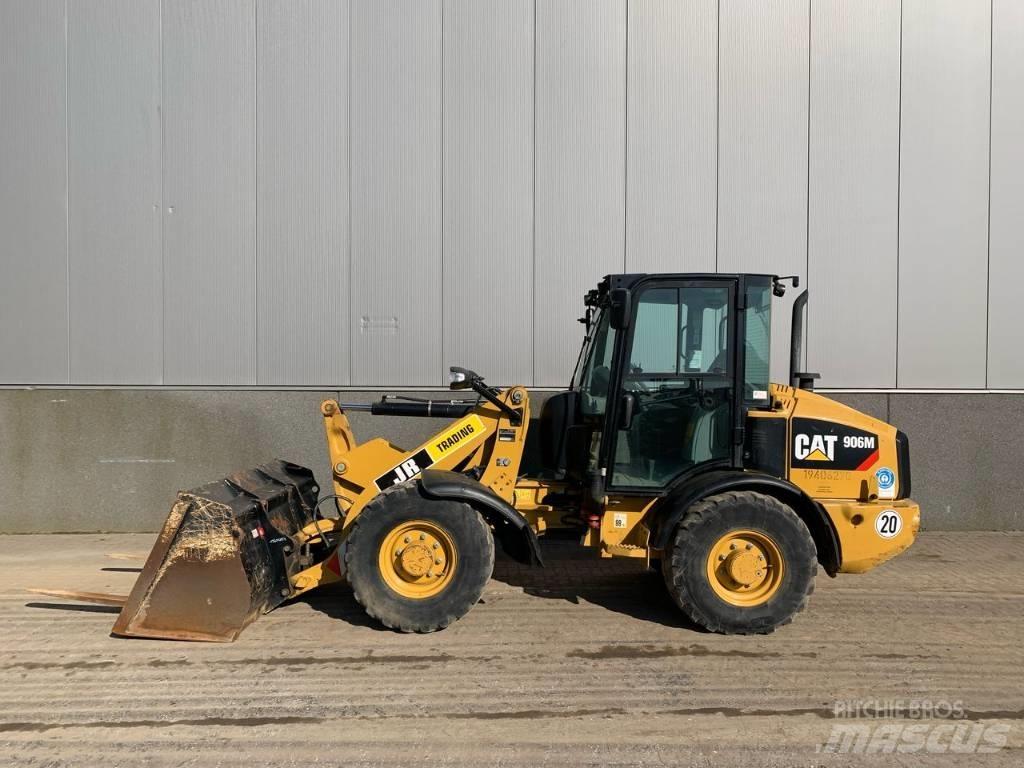 CAT 906 M Kolesni nakladalci