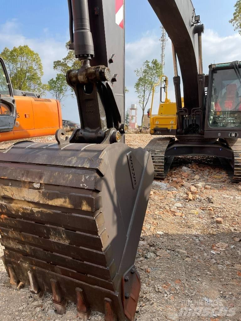 Volvo 220D Bagri goseničarji