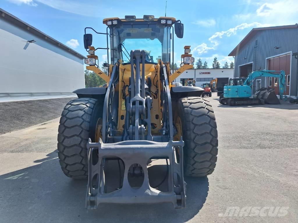 Volvo L90H Kolesni nakladalci