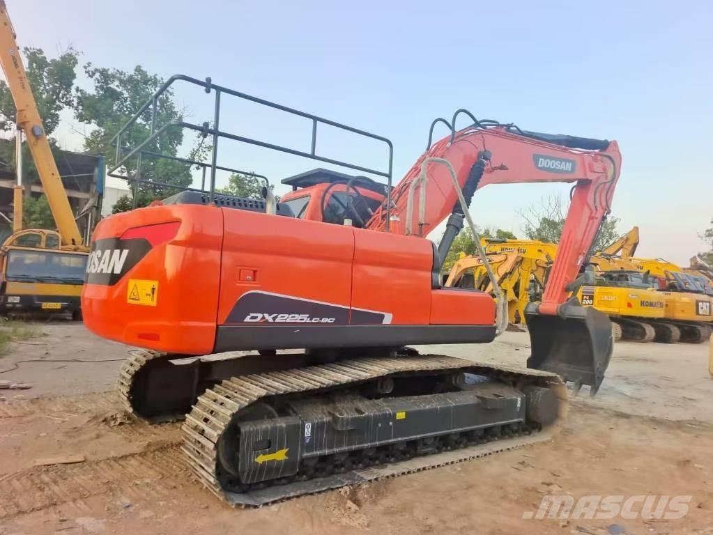 Doosan DX 255 Kolesni nakladalci