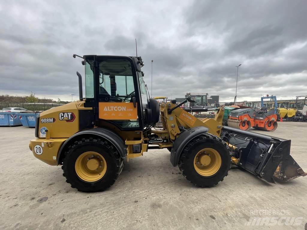 CAT 908M Kolesni nakladalci