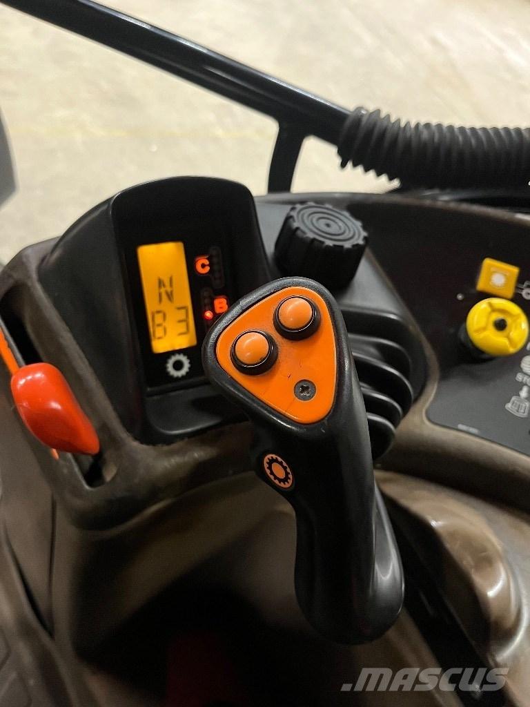 New Holland M 115 Traktorji