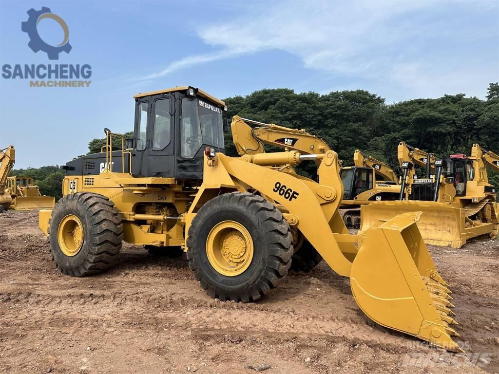 CAT 966F Kolesni nakladalci