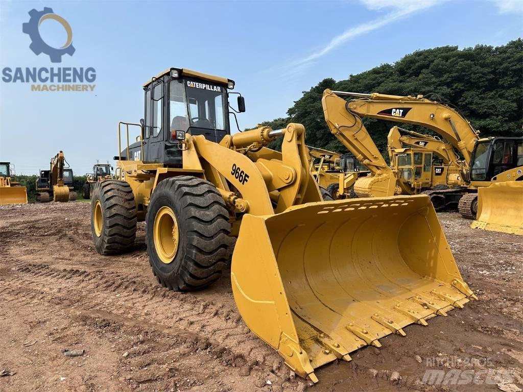 CAT 966F Kolesni nakladalci