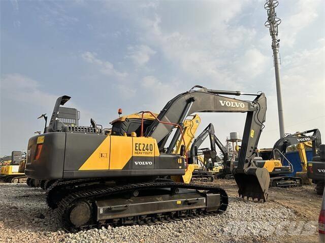 Volvo EC240 Bagri goseničarji