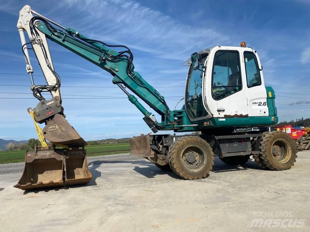 New Holland MH 2.6 Bagri na kolesih