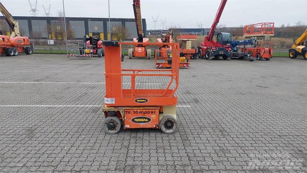 JLG 1230ES Druga dvigala in dvižne ploščadi