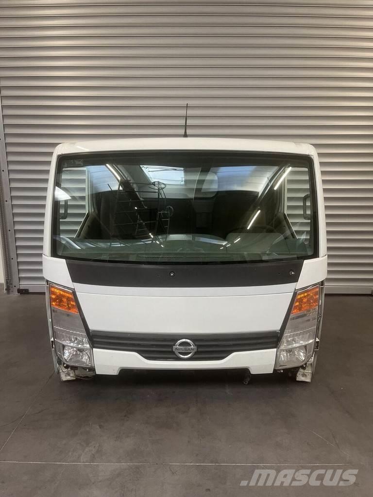 Nissan NT400 Kabine in notranjost