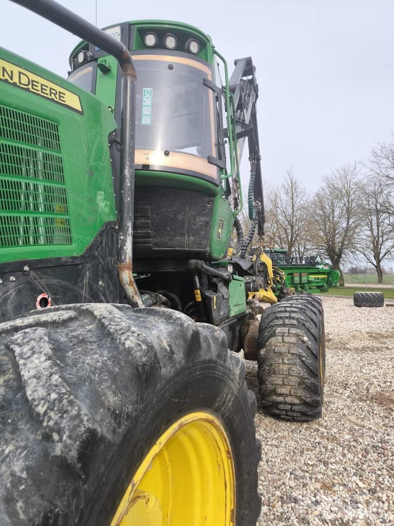 John Deere 1270G Harvesterji