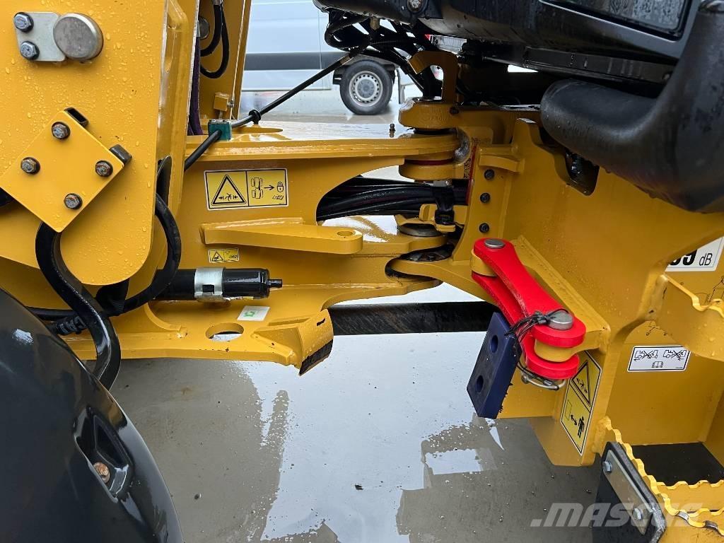 CAT 908M Kolesni nakladalci