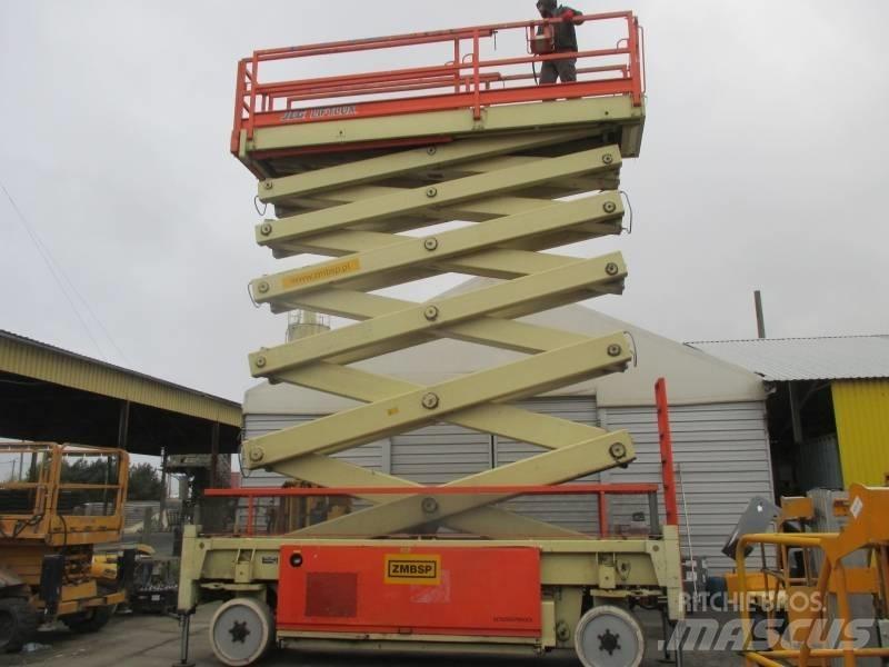 JLG Liftlux 245-12 Škarjaste dvižne ploščadi