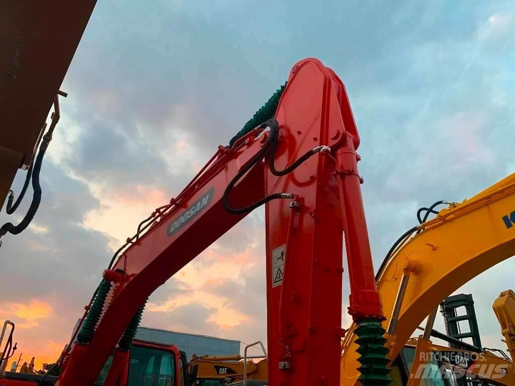 Doosan DX 225 LC Bagri goseničarji