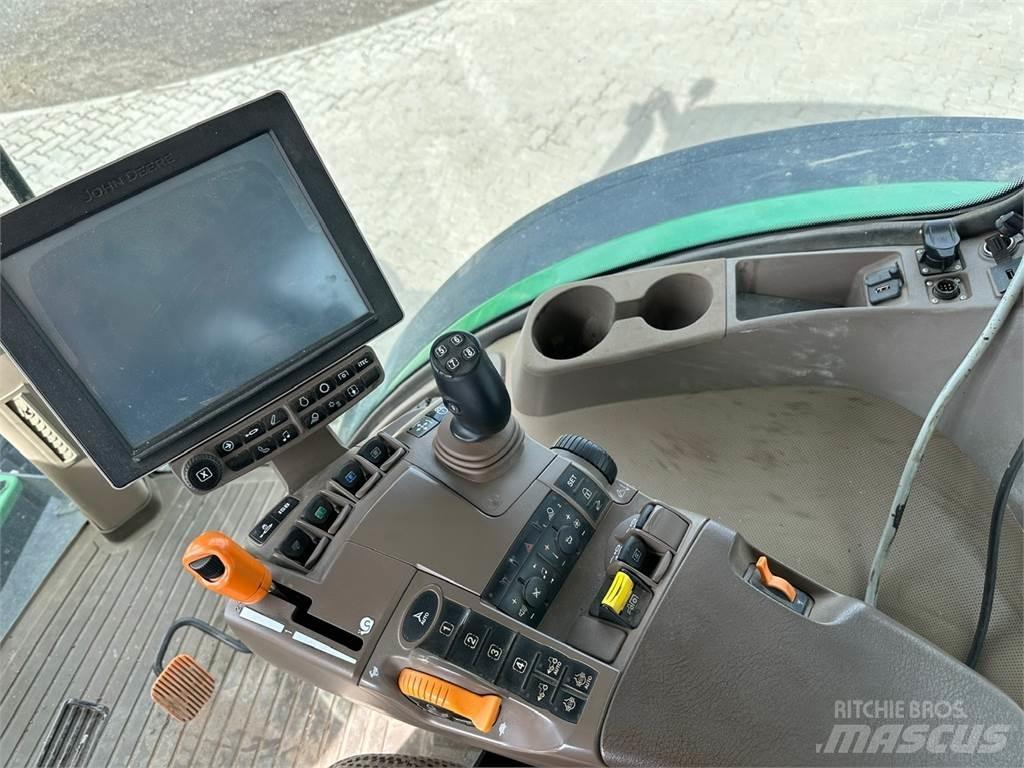 John Deere 7230R Traktorji