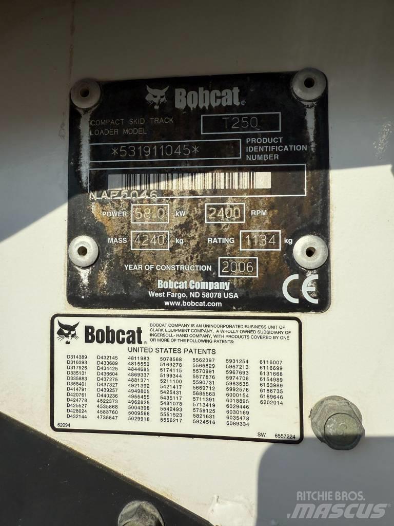 Bobcat T 250 Nakladalci goseničarji