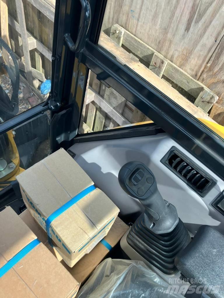 Komatsu PC 26 MR Mini bagri <7t
