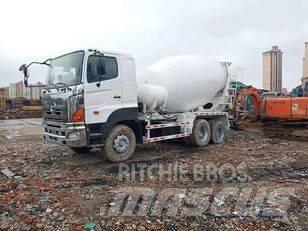 Hino 700 Avtomešalci za beton