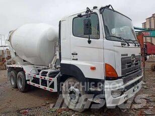 Hino 700 Avtomešalci za beton