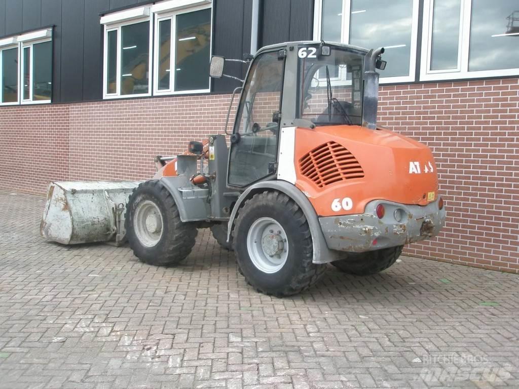 Atlas 60 Kolesni nakladalci
