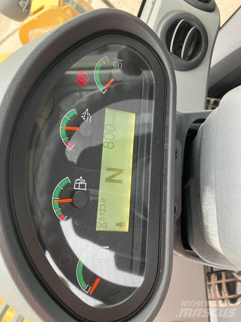 CAT 938M Kolesni nakladalci
