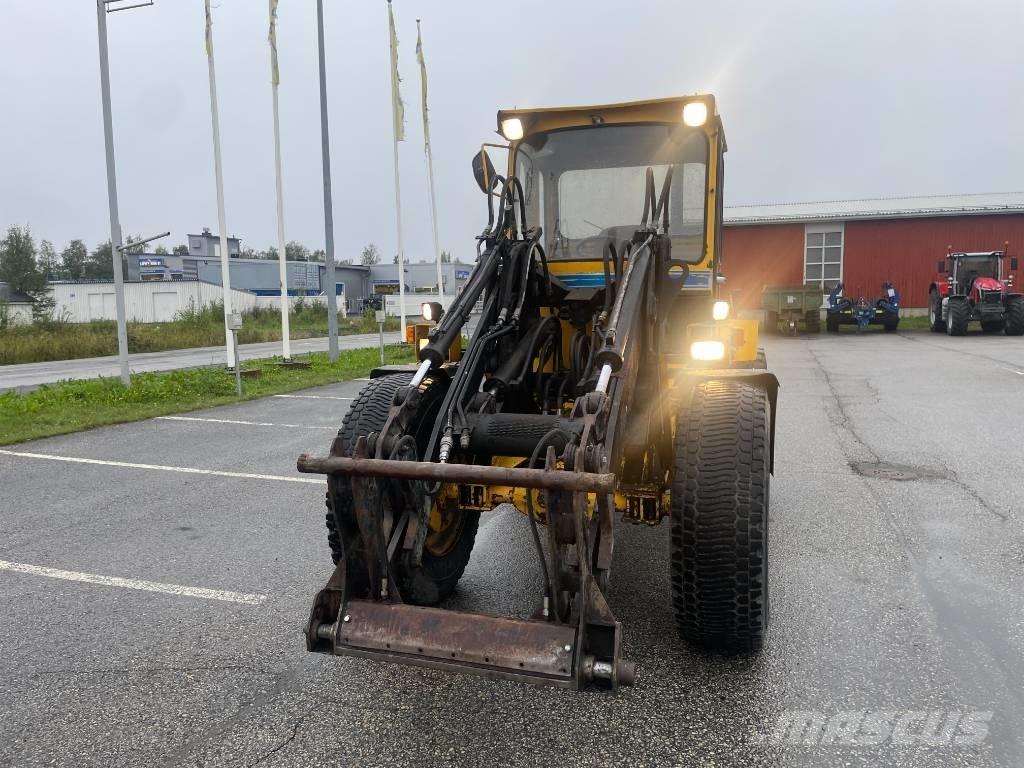 Volvo BM 4200 Kolesni nakladalci