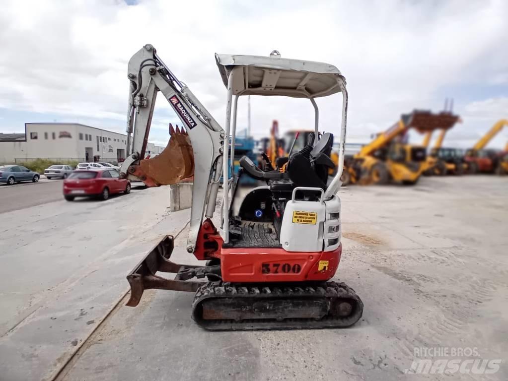 Takeuchi TB 215 R Mini bagri <7t