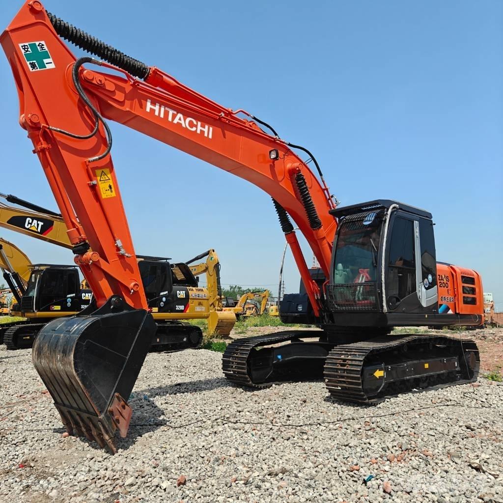 Hitachi 200-3 Bagri goseničarji