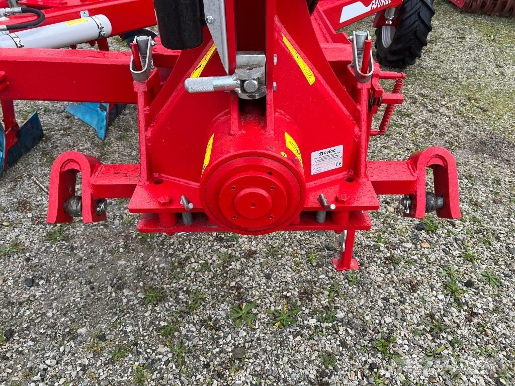 Ovlac Mini NH 7+2 Obračalni plugi