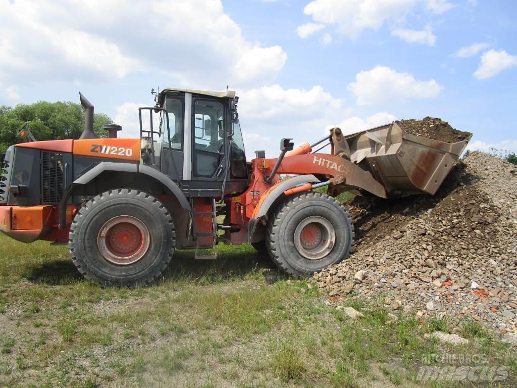Hitachi ZW 220  Waage Kolesni nakladalci