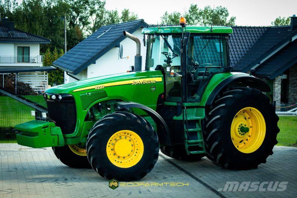 John Deere 8220 Traktorji