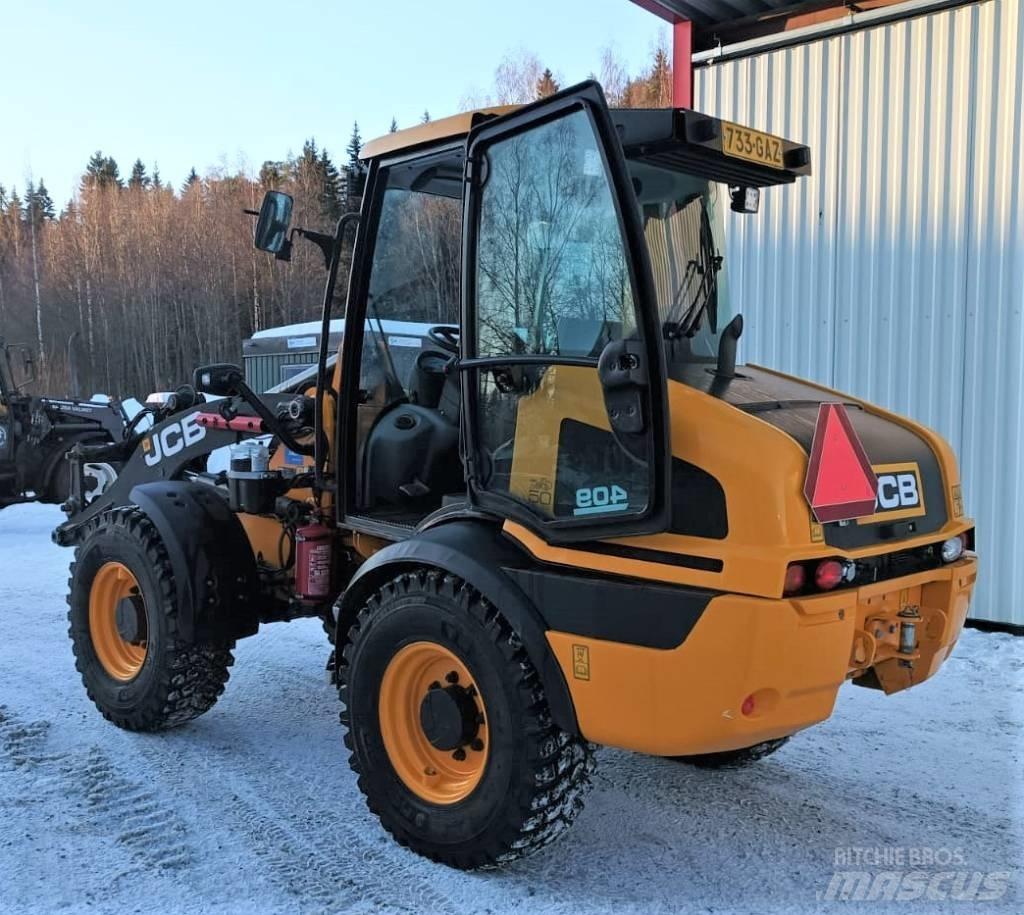 JCB 409 Kolesni nakladalci