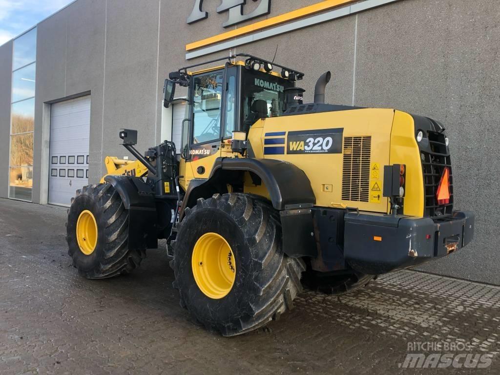 Komatsu WA 320-8 Kolesni nakladalci