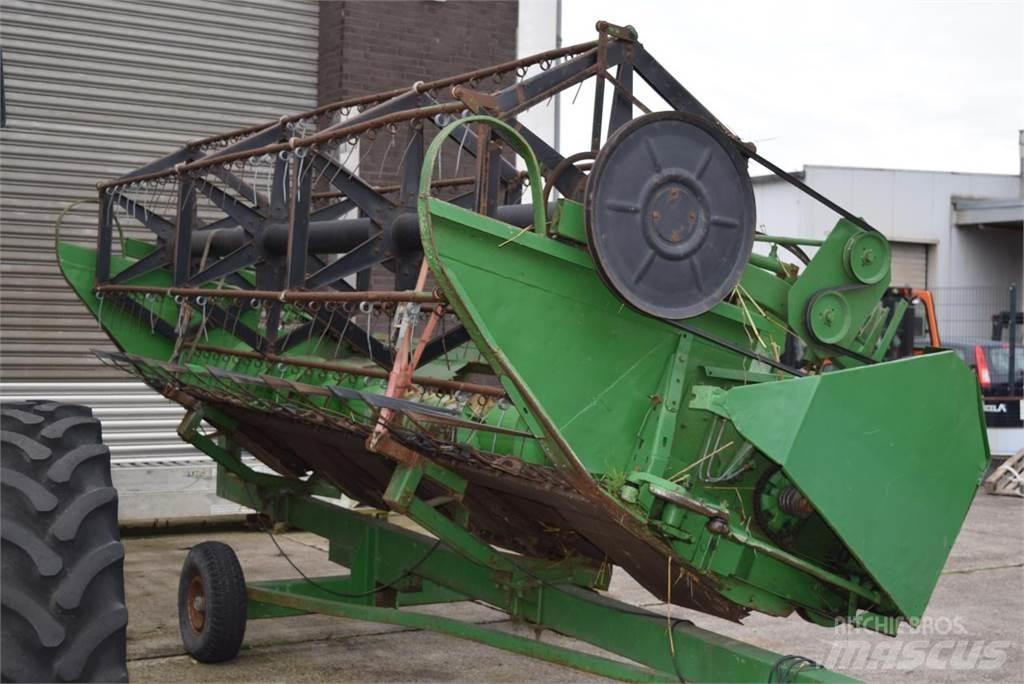 John Deere 1065 Kombajni