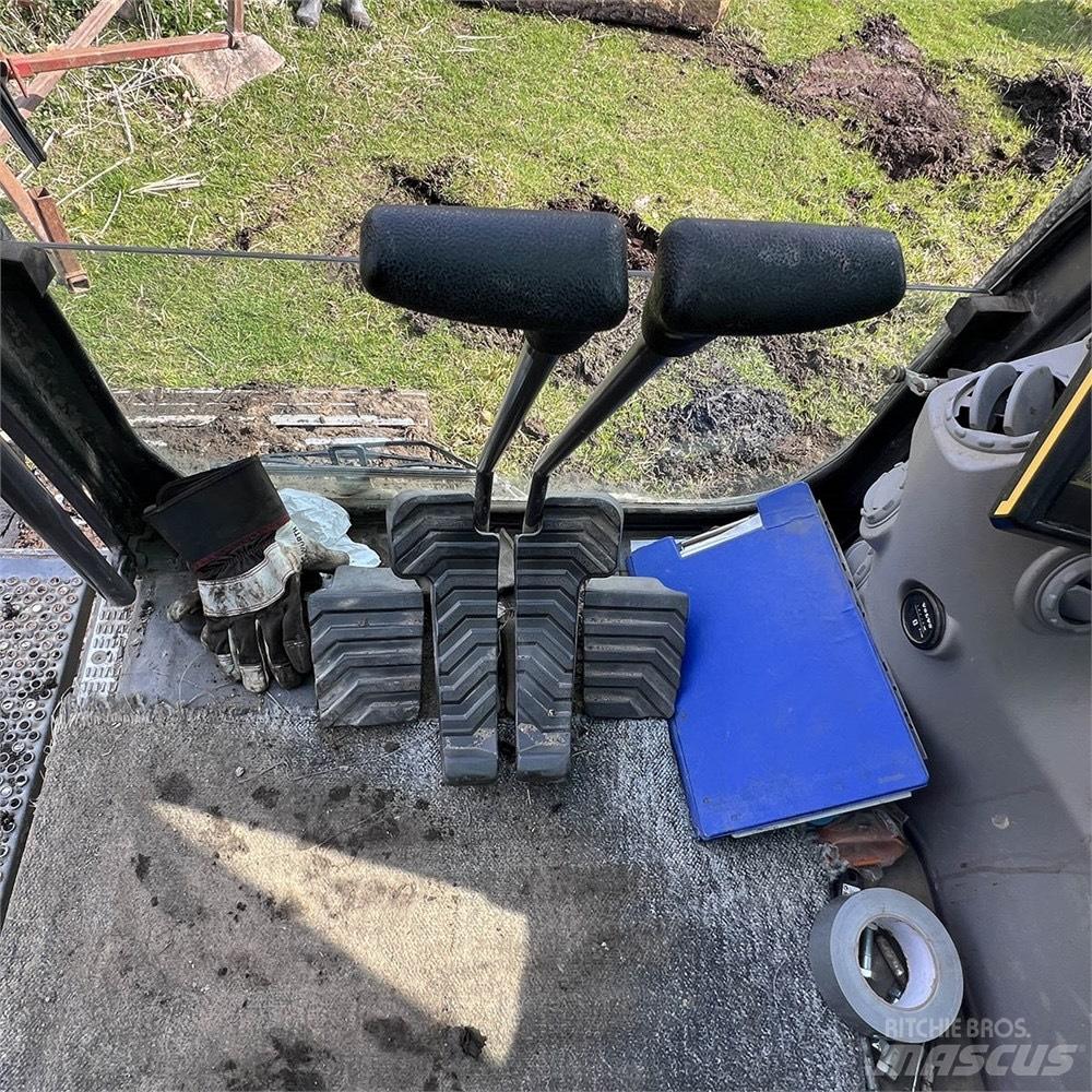 Volvo EC220 EL Bagri goseničarji