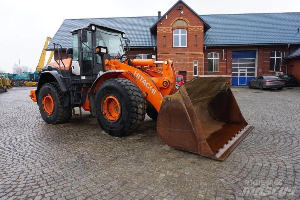 Hitachi ZW 220-5 B Kolesni nakladalci