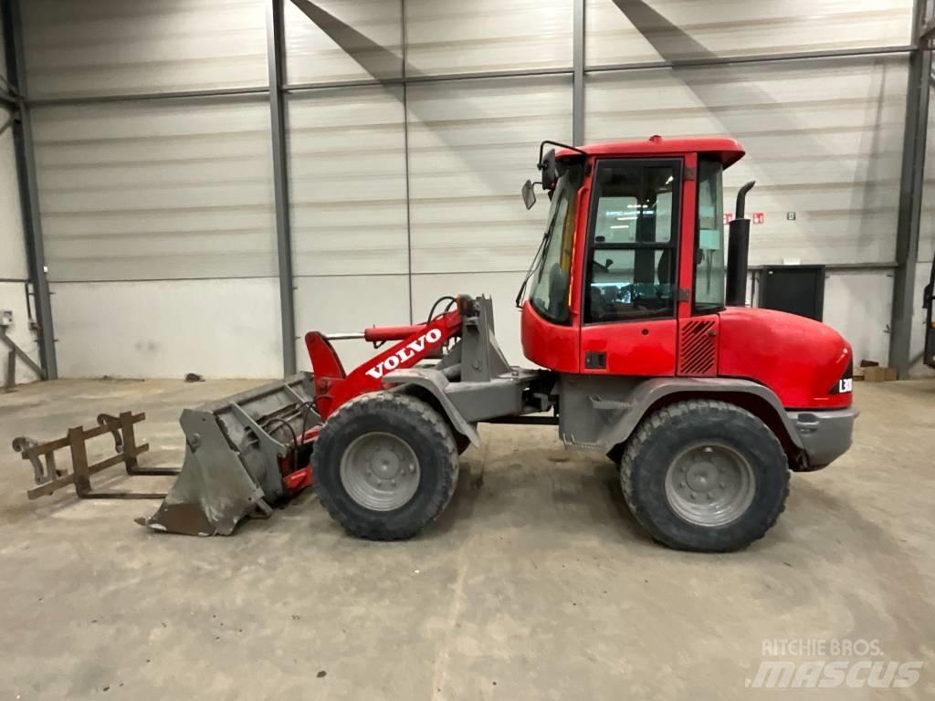 Volvo L 30 B-Z/X Kolesni nakladalci