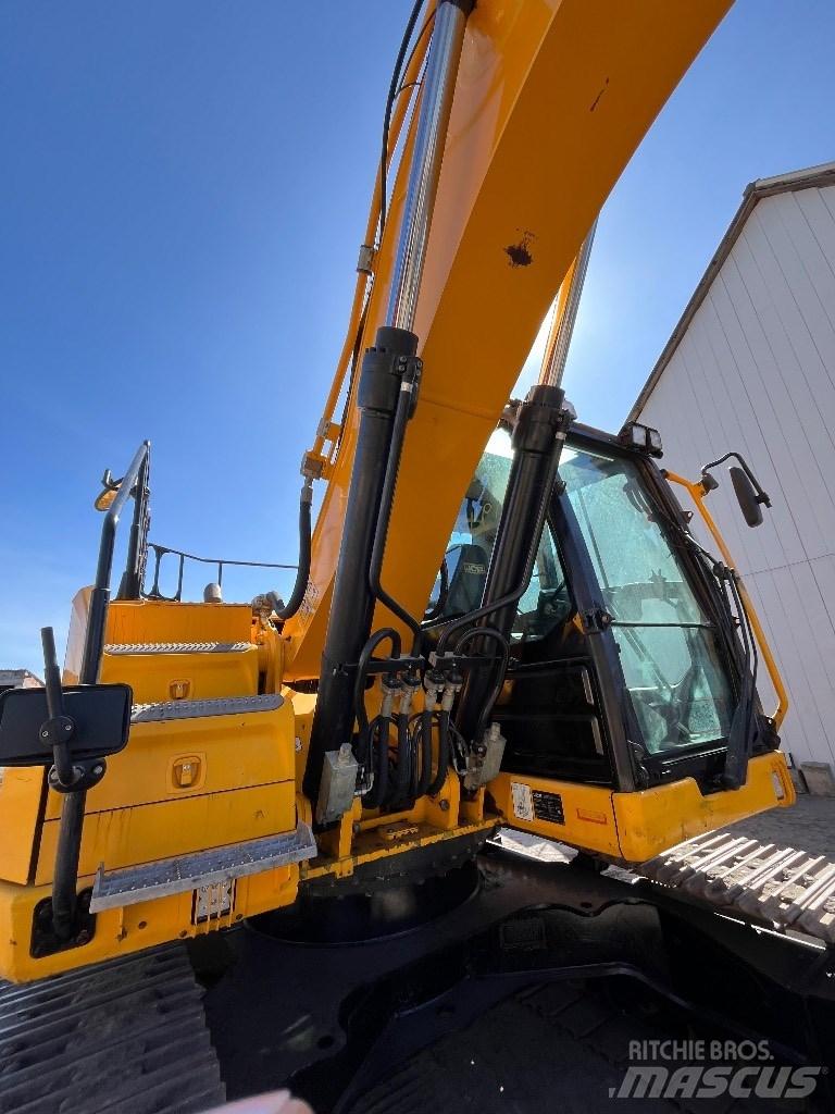 JCB JS 220 LC Bagri goseničarji