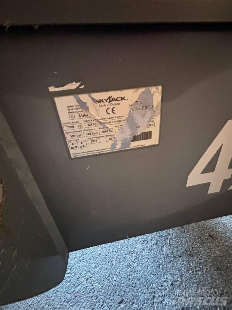 SkyJack SJ 51 AJ Zglobne dvižne ploščadi