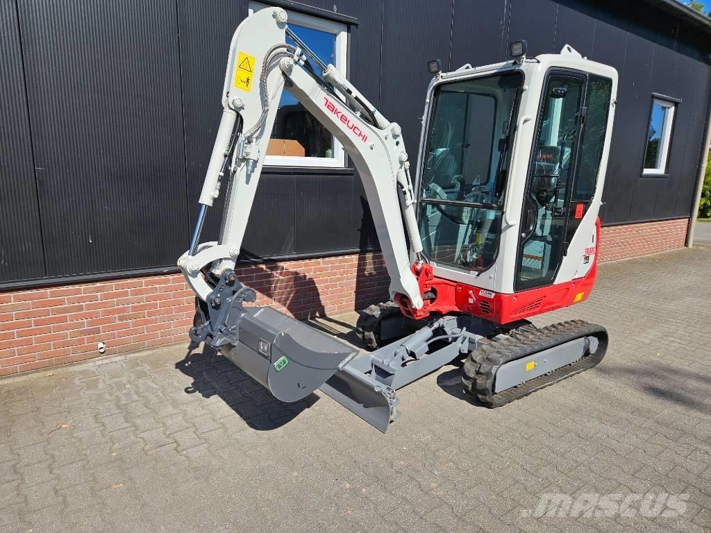 Takeuchi TB320 Demo Mini bagri <7t