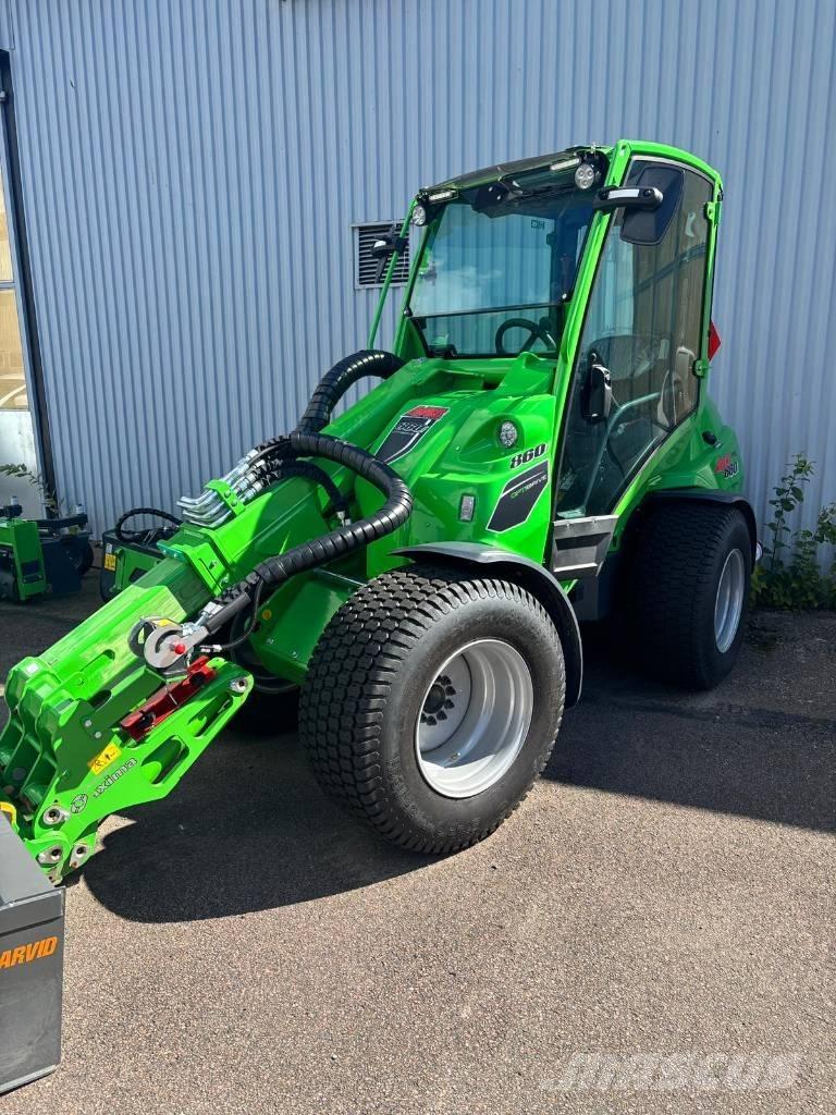 Avant 860 i Skid steer mini nakladalci