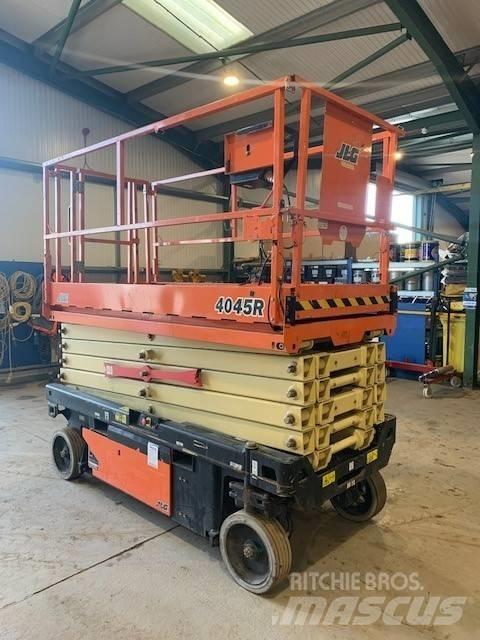 JLG 4045R Škarjaste dvižne ploščadi