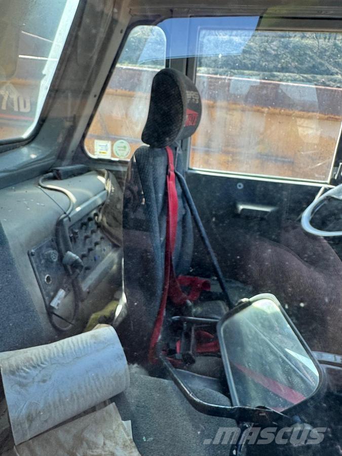 CAT 769D Kabine in notranjost